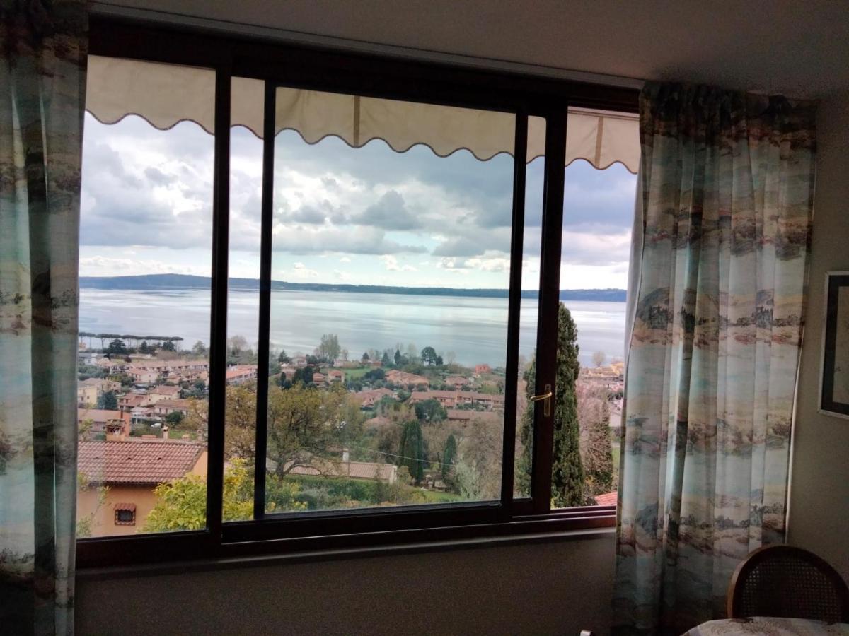 Sguardo Sul Lago Trevignano Romano Luaran gambar