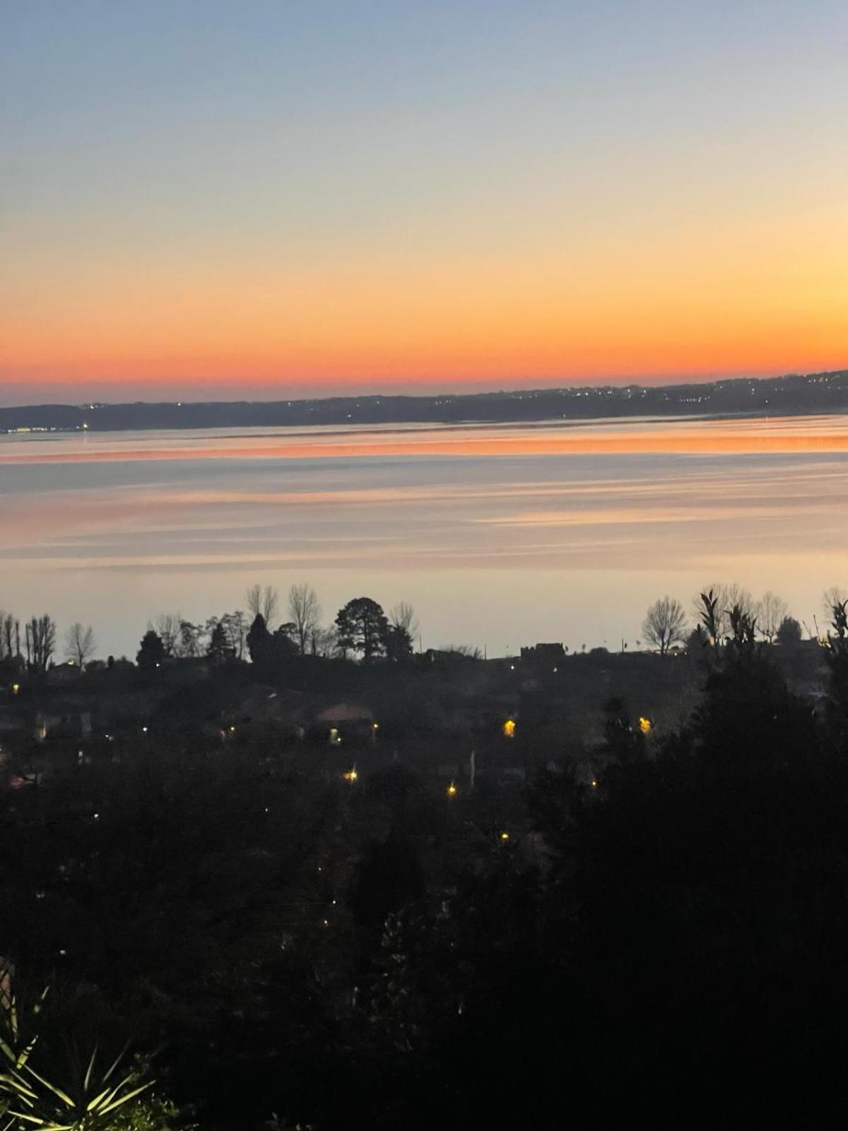 Sguardo Sul Lago Trevignano Romano Luaran gambar
