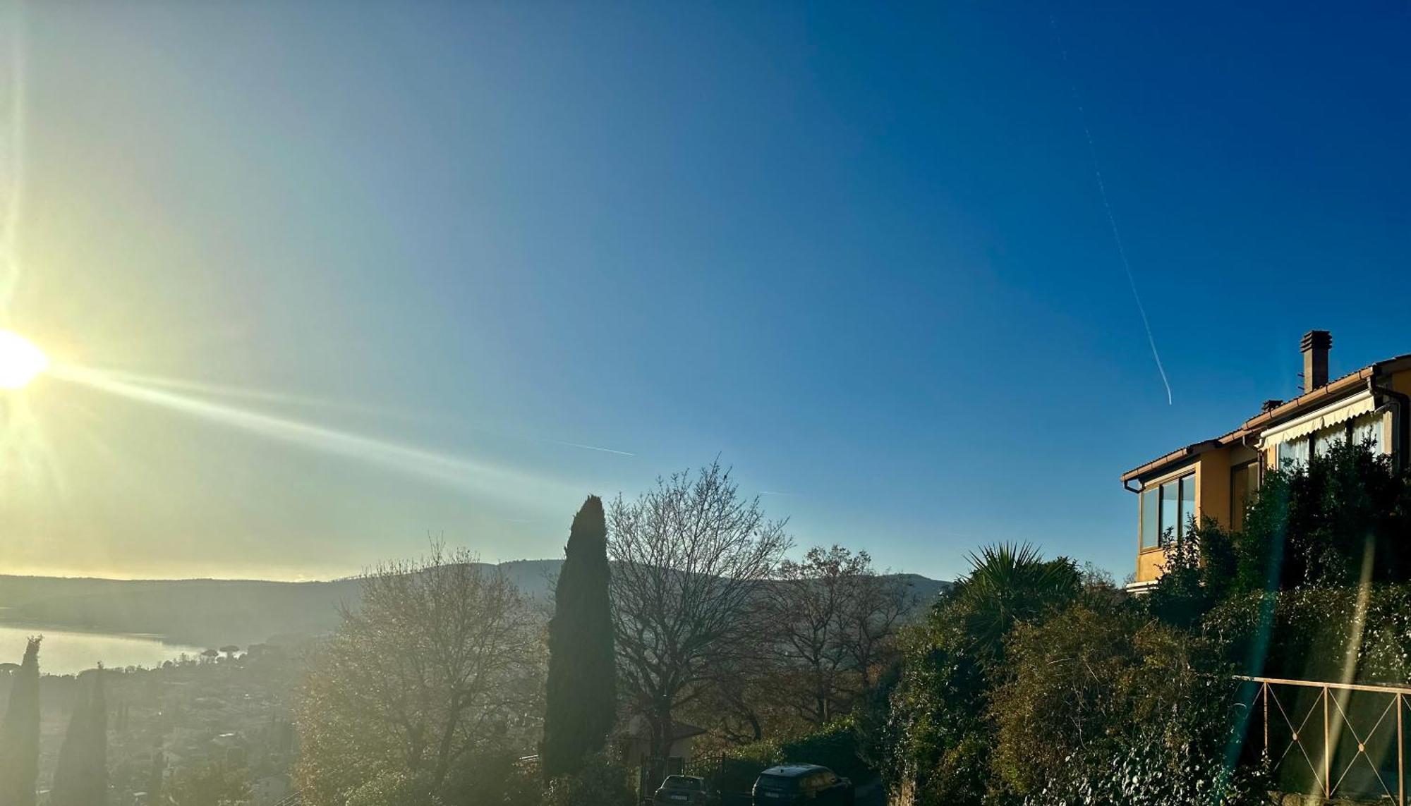 Sguardo Sul Lago Trevignano Romano Luaran gambar