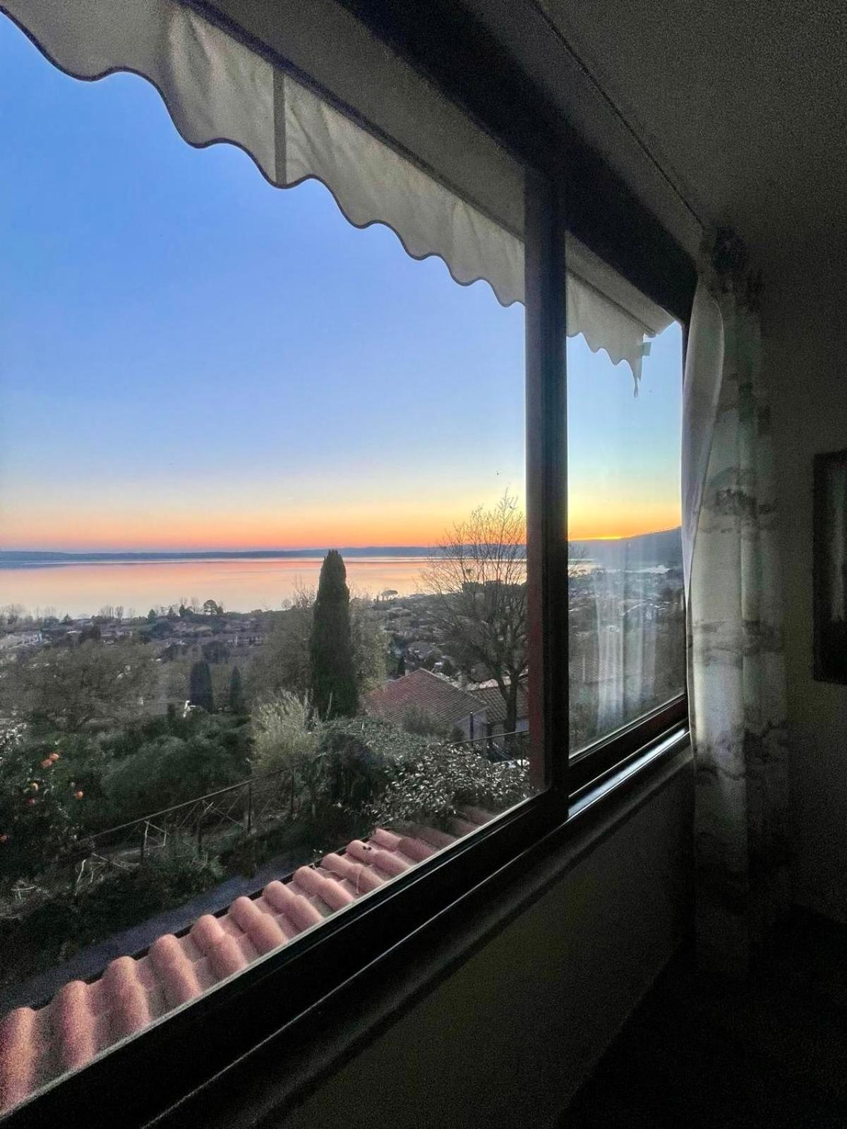 Sguardo Sul Lago Trevignano Romano Luaran gambar