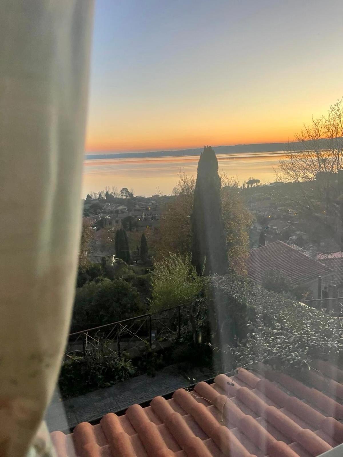Sguardo Sul Lago Trevignano Romano Luaran gambar
